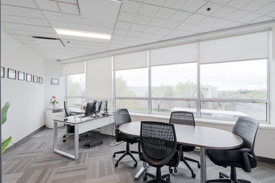 More Photos Of 1250 Rue Marie-Victorin, St-Bruno-de-Montarville Office For Sale