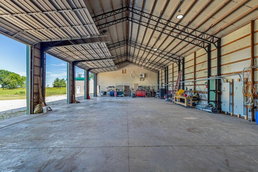 More Photos Of 286 Industrial St, Welch Industrial For Sale