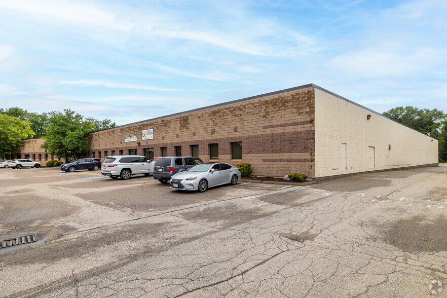 Primary Photo Of 192-198 Vanderbilt Ave, Norwood Warehouse For Lease
