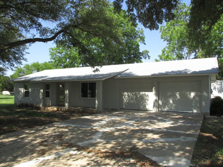 More Photos Of 12724 Lowden Ln, Manchaca Office Residential For Lease