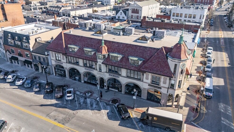 More Photos Of 1 E Ridgewood Ave, Ridgewood Storefront Retail Office For Lease