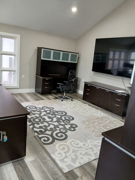 More Photos Of 4400 Bayou Blvd, Pensacola Medical For Lease