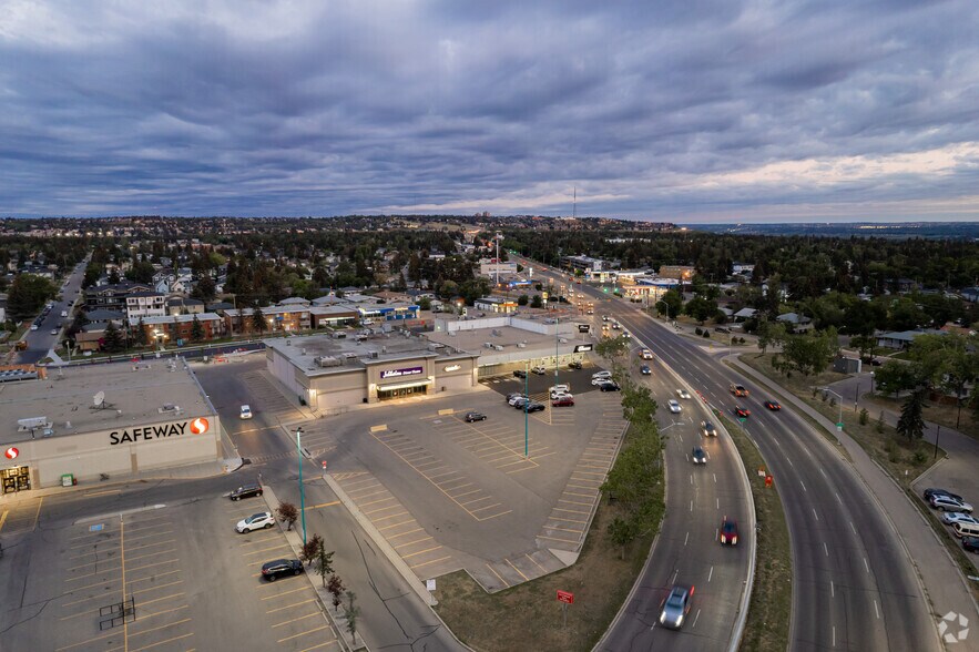 More Photos Of 1002 37th St NW, Calgary Storefront For Lease