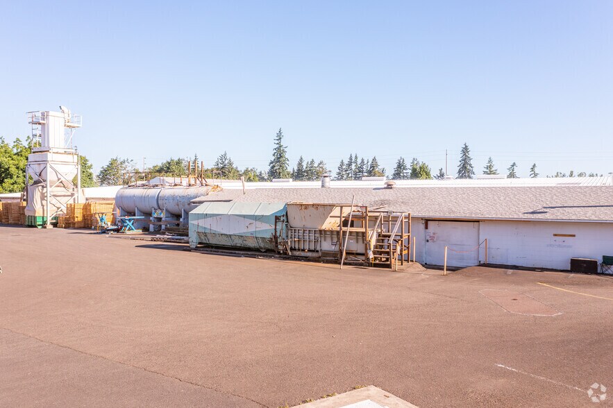 More Photos Of 1017 SW Berg Pky, Canby Manufacturing For Sale