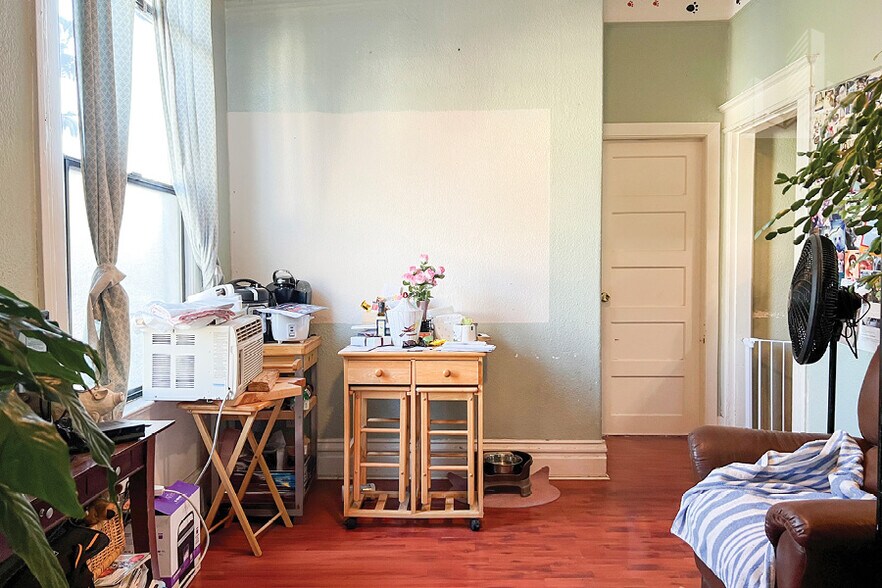 More Photos Of 397-399 Cortland Ave, San Francisco Storefront For Sale