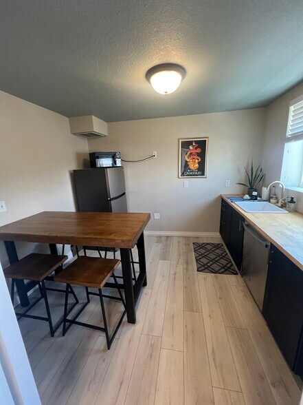 More Photos Of 1487 S Broadway, Denver Storefront Retail Office For Lease