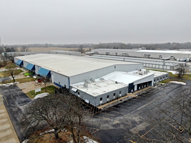 More Photos Of W395N5701 Frontier Rd, Oconomowoc Manufacturing For Lease