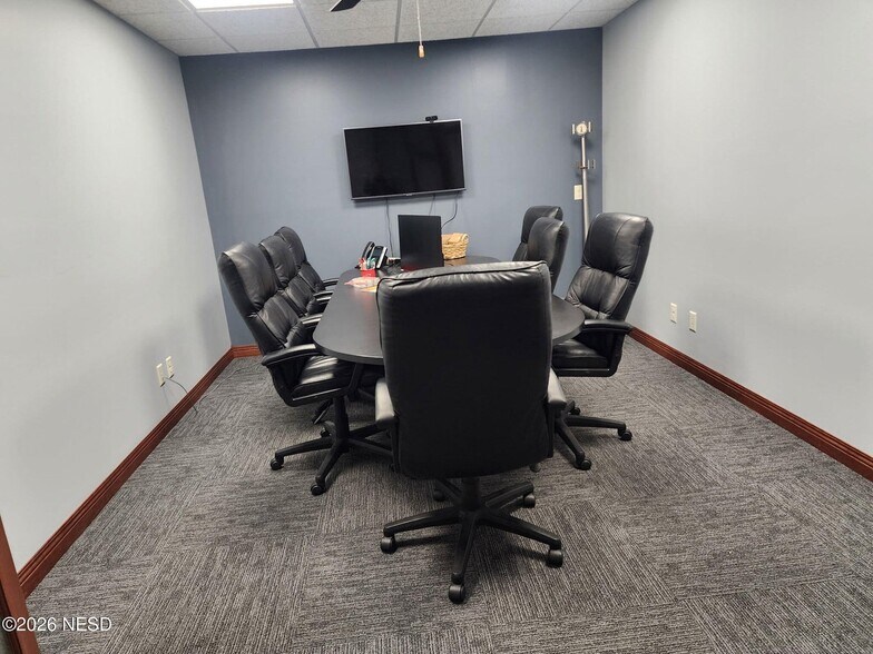 More Photos Of 8 2nd St SE, Watertown Office For Sale