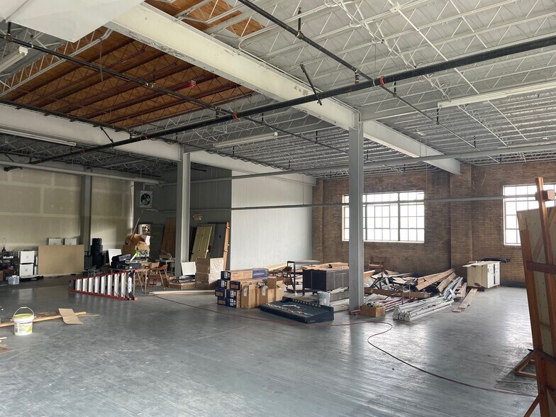 More Photos Of 3121 Broadway St, Paducah Storefront Retail Office For Sale