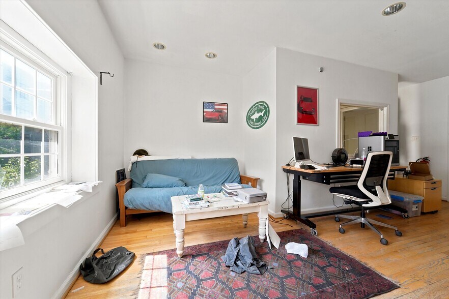 More Photos Of 1328 S 20th St, Philadelphia Distribution For Sale