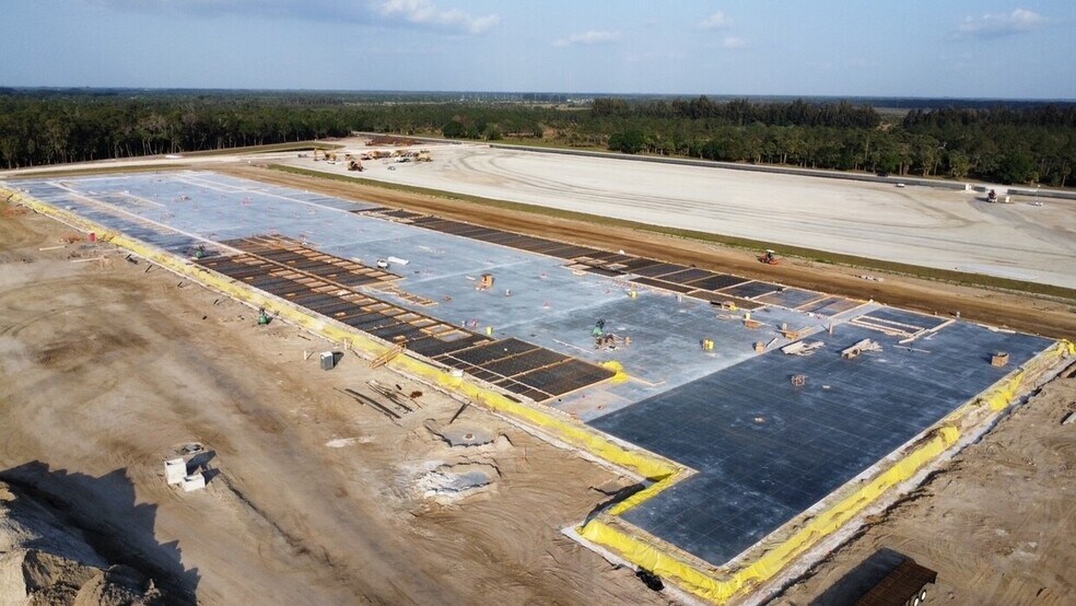 More Photos Of 2400 SW Gateway Pl, Stuart Distribution For Sale