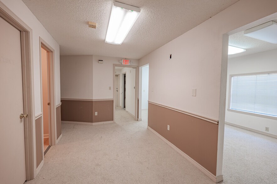 More Photos Of 5603 Stewart St, Milton Office For Sale