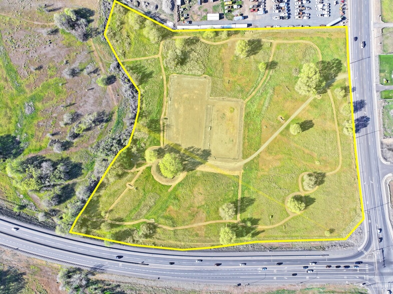 More Photos Of University Parkway at Highway 24, Yakima Land For Sale