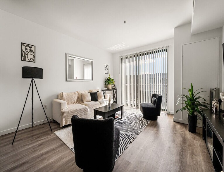 More Photos Of 121 Towne St, Stamford Apartments For Lease