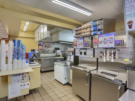 More Photos Of 3498 Sharon Rd, West Middlesex General Retail For Sale