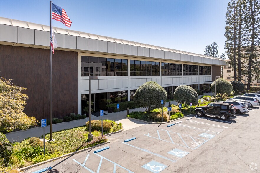 More Photos Of 210 S De Lacey Ave, Pasadena Office For Lease