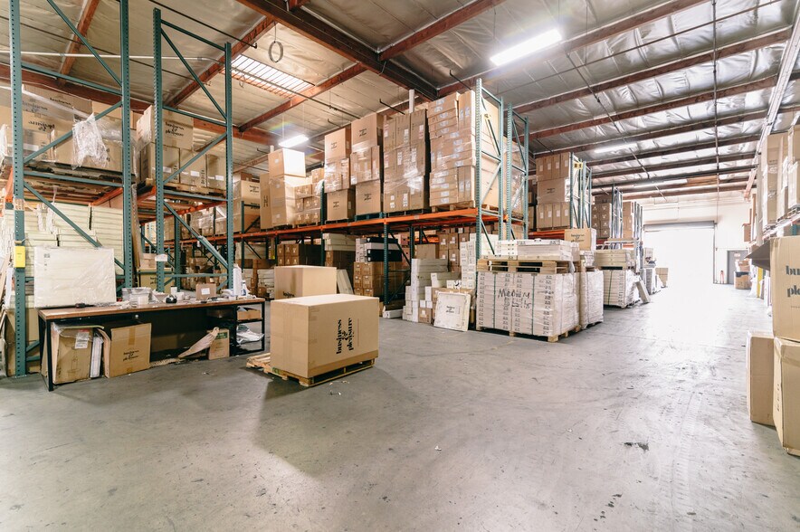 More Photos Of 19010 S Alameda St, Rancho Dominguez Distribution For Lease