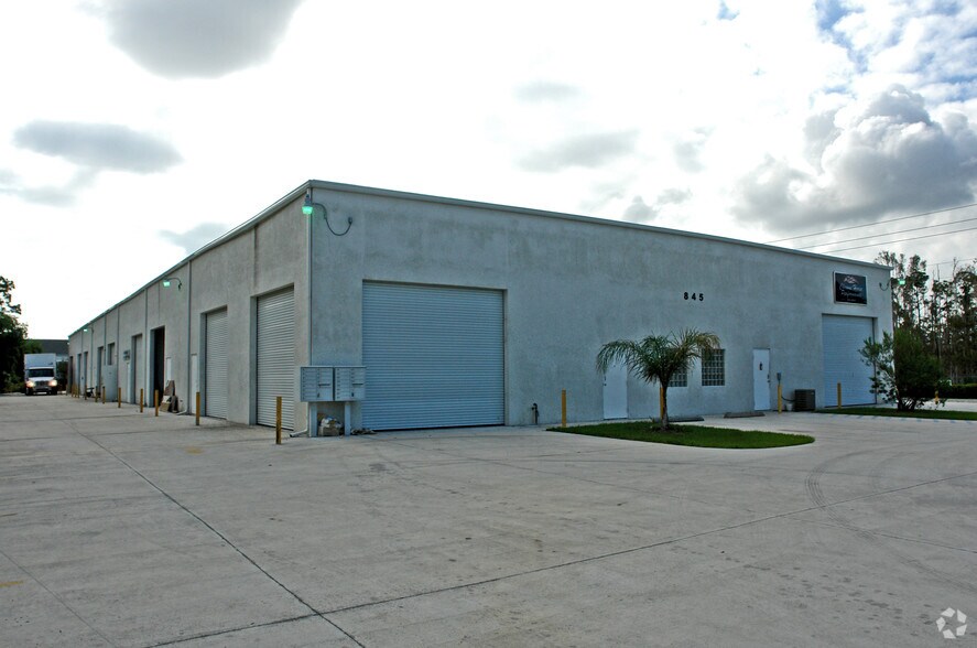 More Photos Of 845 Pop Tilton Pl, Jensen Beach Warehouse For Lease