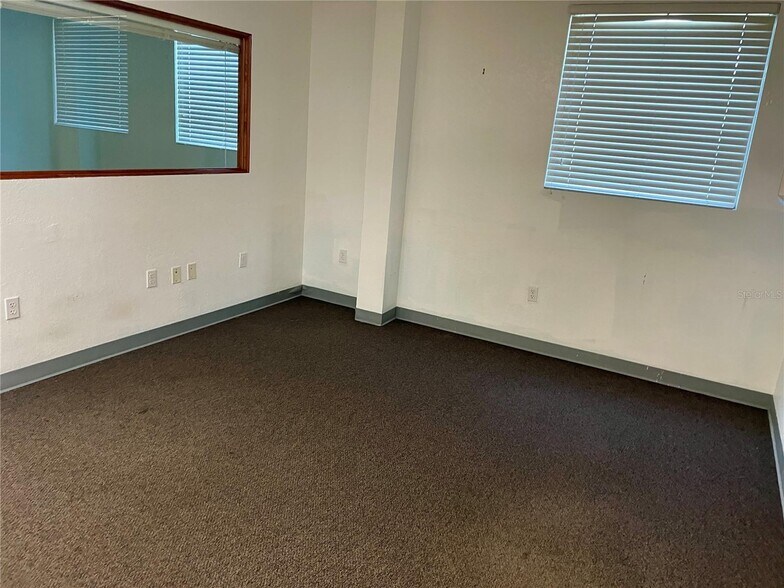 More Photos Of 4741 NW 8th Ave, Gainesville Medical For Sale