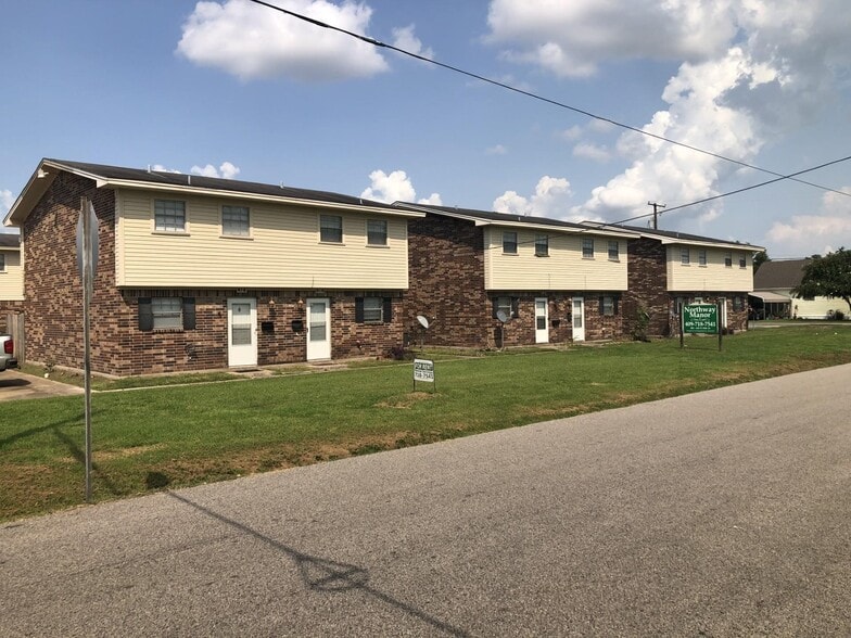 Primary Photo Of 402-418 N 10th St, Nederland Apartments For Sale