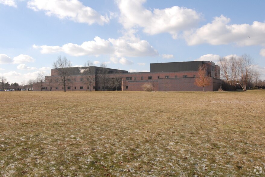 More Photos Of 865 Ridge Rd, Monmouth Junction Office For Lease