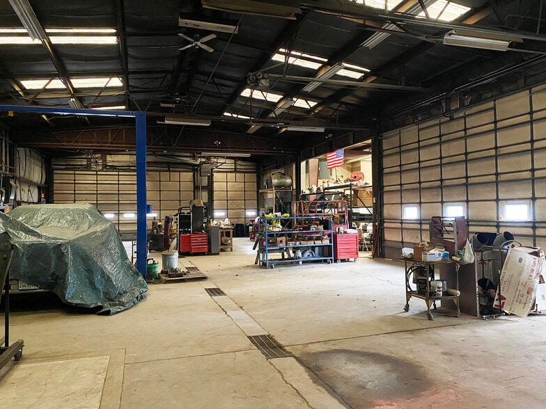 More Photos Of 331 Elliot St, West Chicago Warehouse For Sale