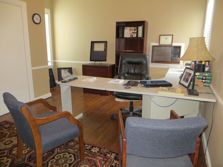 More Photos Of 1323 Broadway St, Little Rock Office For Sale