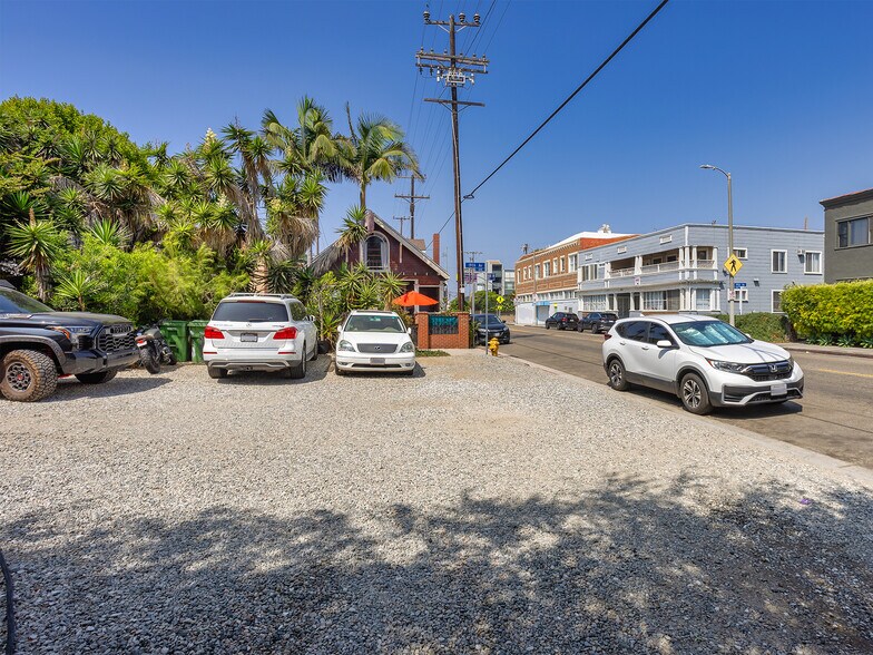 More Photos Of 1909 Pacific ave, Venice Land For Sale