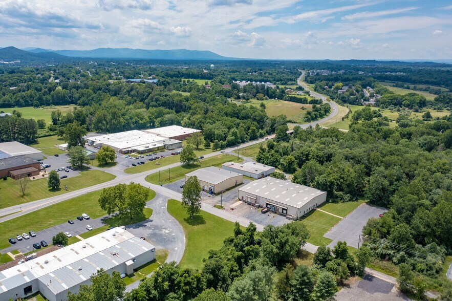 More Photos Of 463 Industry Rd, Waynesboro Warehouse For Lease