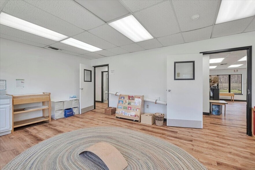 More Photos Of 4 Glenna Dr, Carmel Specialty For Sale