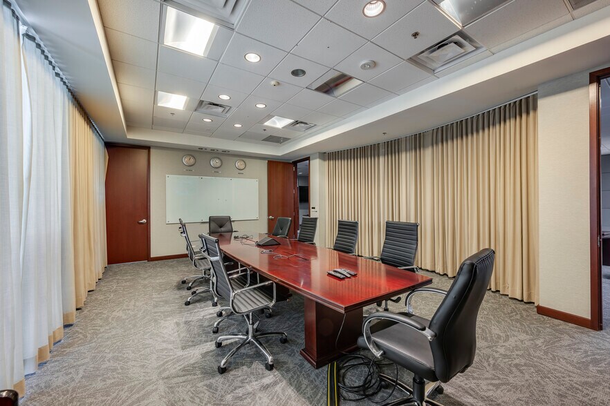 More Photos Of 13500 Heritage Pky, Fort Worth Office For Lease