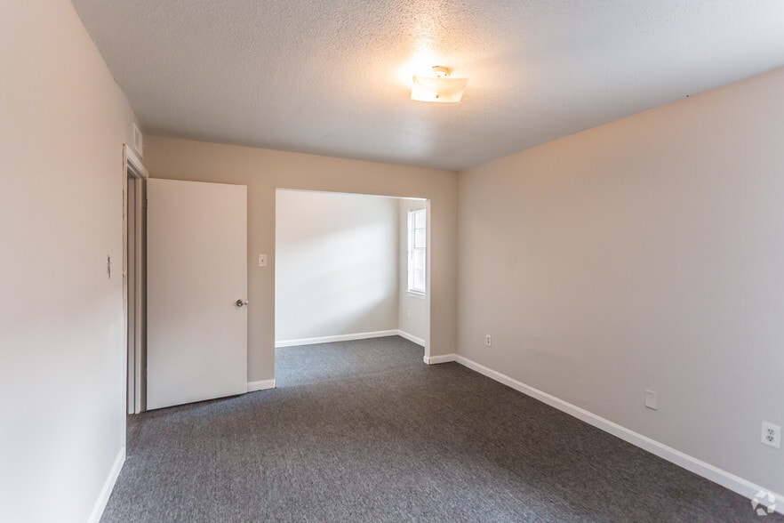 More Photos Of 2295 Candlewyck Cir, Memphis Apartments For Sale