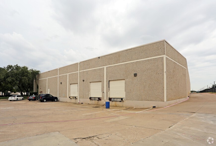 More Photos Of 1720-1750 Hurd Dr, Irving Warehouse For Lease