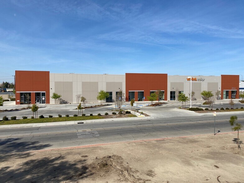 More Photos Of 2501 Union Ave, Bakersfield Warehouse For Lease