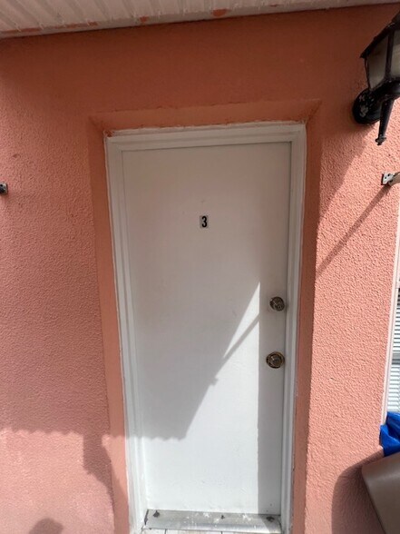 More Photos Of 77 Northwest Blvd, Miami Multifamily For Sale