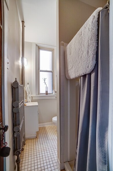 More Photos Of 1801 Chase Ave, Cincinnati Apartments For Sale