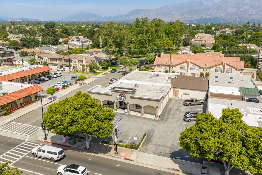 More Photos Of 9403 Las Tunas Dr, Temple City Freestanding For Sale