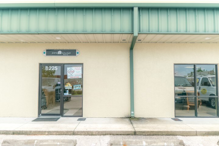 More Photos Of 8221-8239 Blaikie Ct, Sarasota Warehouse For Sale