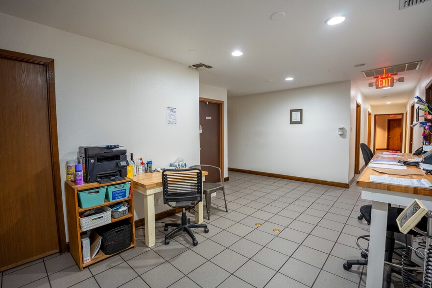 More Photos Of 8004 West Ave, San Antonio Office For Sale