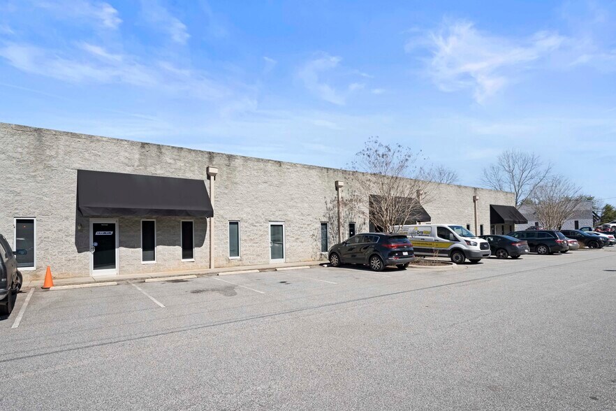 More Photos Of 7471-7473 Hagers Hollow Dr, Denver Warehouse For Lease