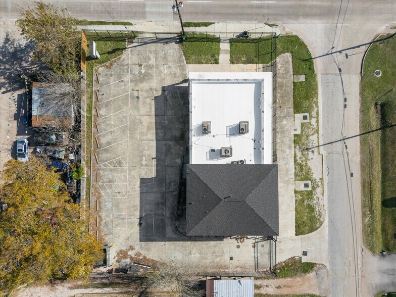 More Photos Of 4901 Yale St, Houston Office For Sale
