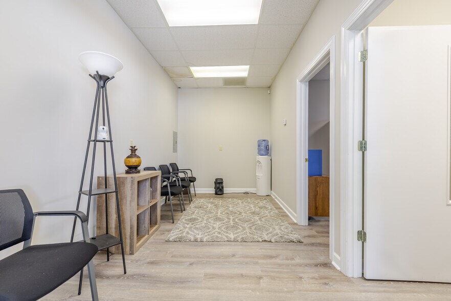 More Photos Of 100 Stone Village Dr, Fort Mill Bank For Lease
