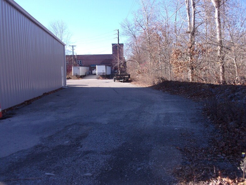 More Photos Of 60 New River Rd, Manville Light Manufacturing For Lease