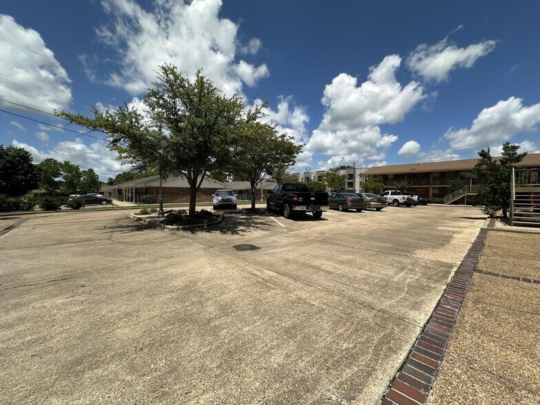 More Photos Of , Starkville Unknown For Sale