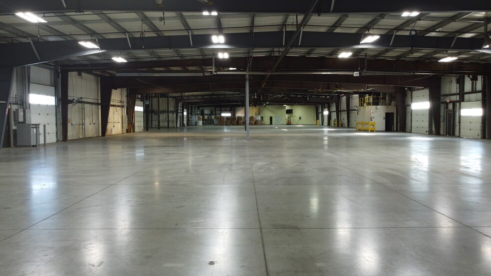 More Photos Of 3400 W O St, Lincoln Manufacturing For Sale