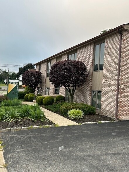 More Photos Of 1308 Atwood Ave, Johnston Office For Lease