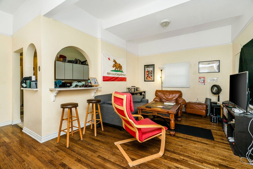 More Photos Of 1707 S Bonnie Brae St, Los Angeles Apartments For Sale