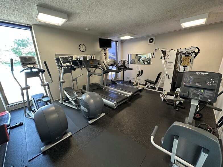 More Photos Of 5701 N Sheridan Rd, Chicago Apartments For Sale