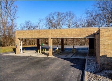 More Photos Of 14206 N Fenton Rd, Fenton Freestanding For Lease