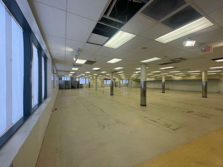 More Photos Of 1001 Glendon Ave, Los Angeles Apartments For Lease